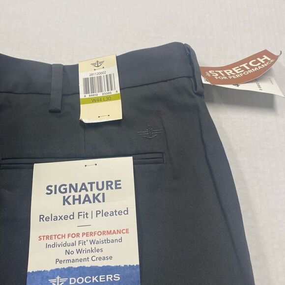 DOCKERS Men’s Gray Signature Khaki Relaxed Fit Pleated Pants Size W 44 L 30 - Picture 12 of 12
